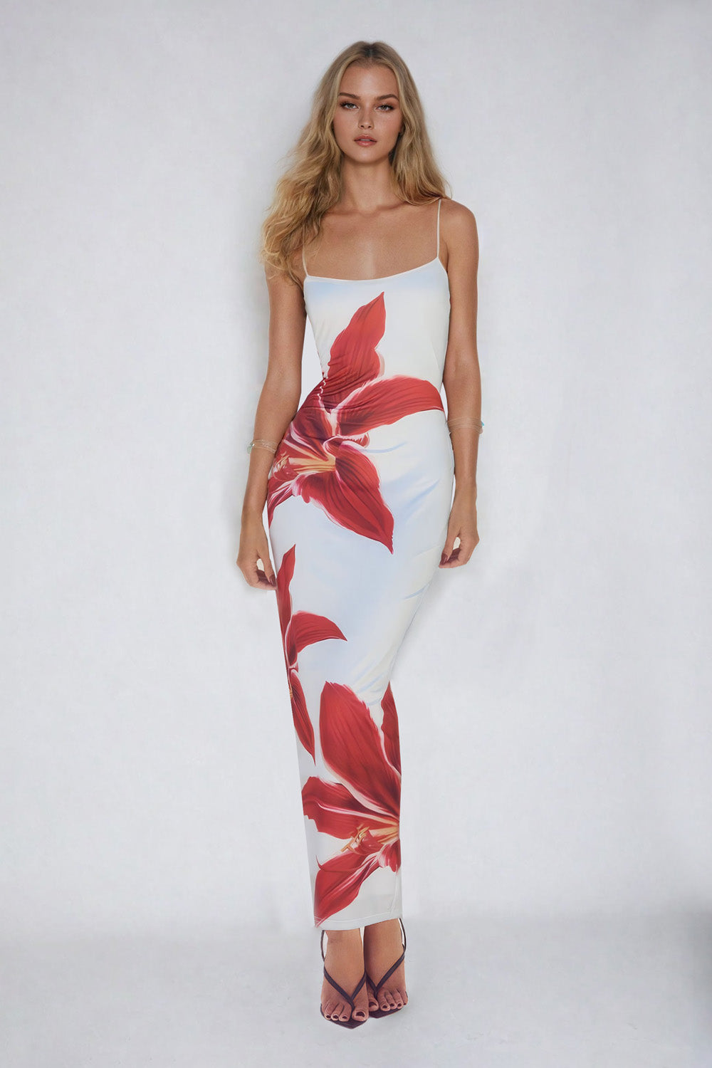 Přiléhavé maxi šaty s květinovým potiskem - bílé