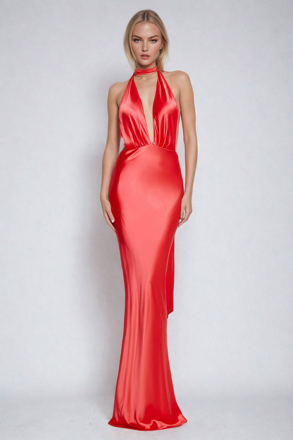 Powabna sukienka maxi z głębokim dekoltem w szpic - czerwona