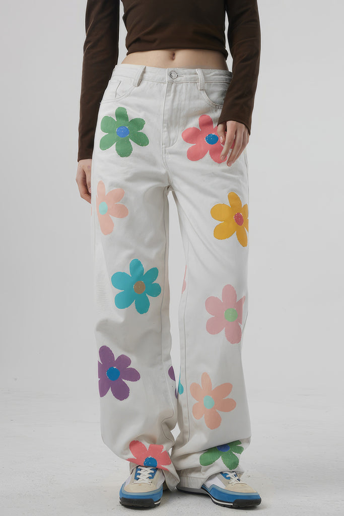 Hochtaillierte Jeans mit Blumen - Weiß