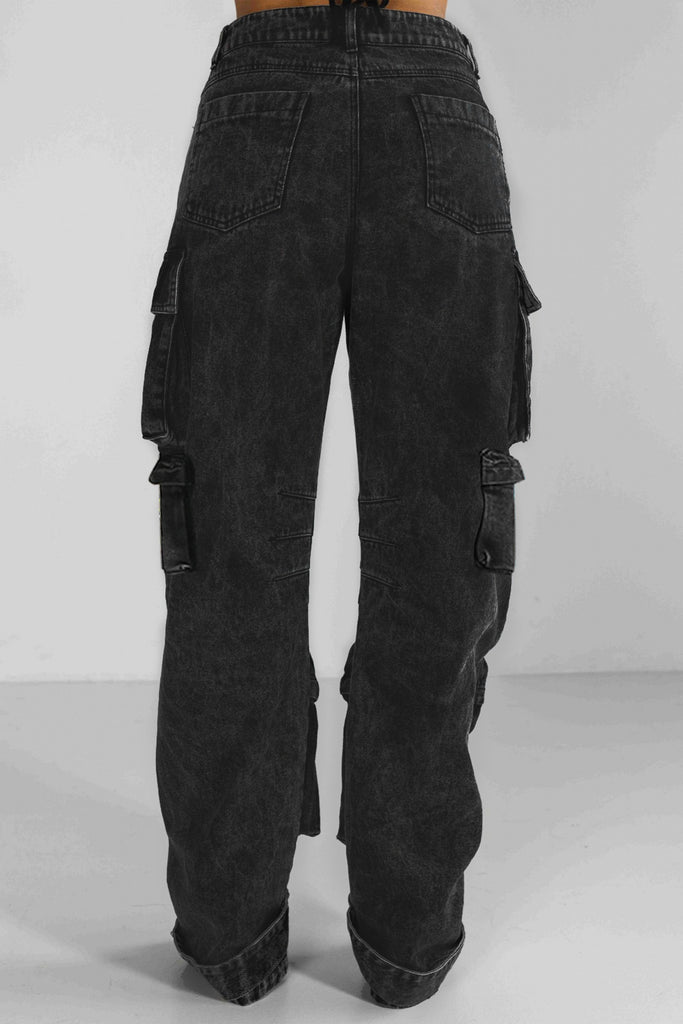 Low Waisted Cargo Jeans - Black
