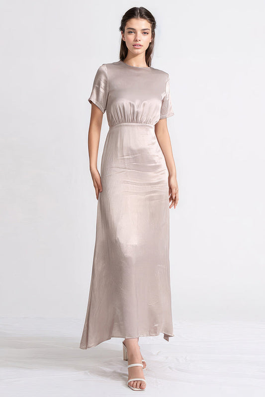 Maxi abito in raso con maniche corte - Beige