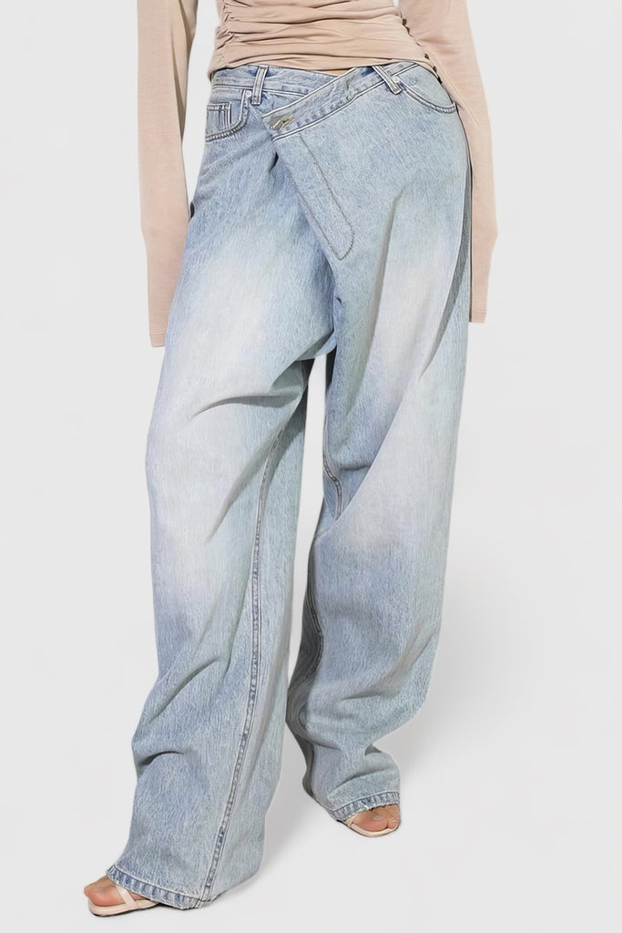 Jeans med uregelmæssig lukning - blå