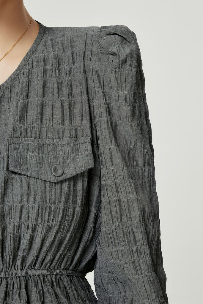Texturovaná košile s řasením v pase - šedá