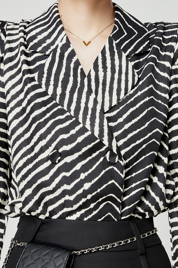 Camicia a fantasia con spalle oversize - Bianco e nero