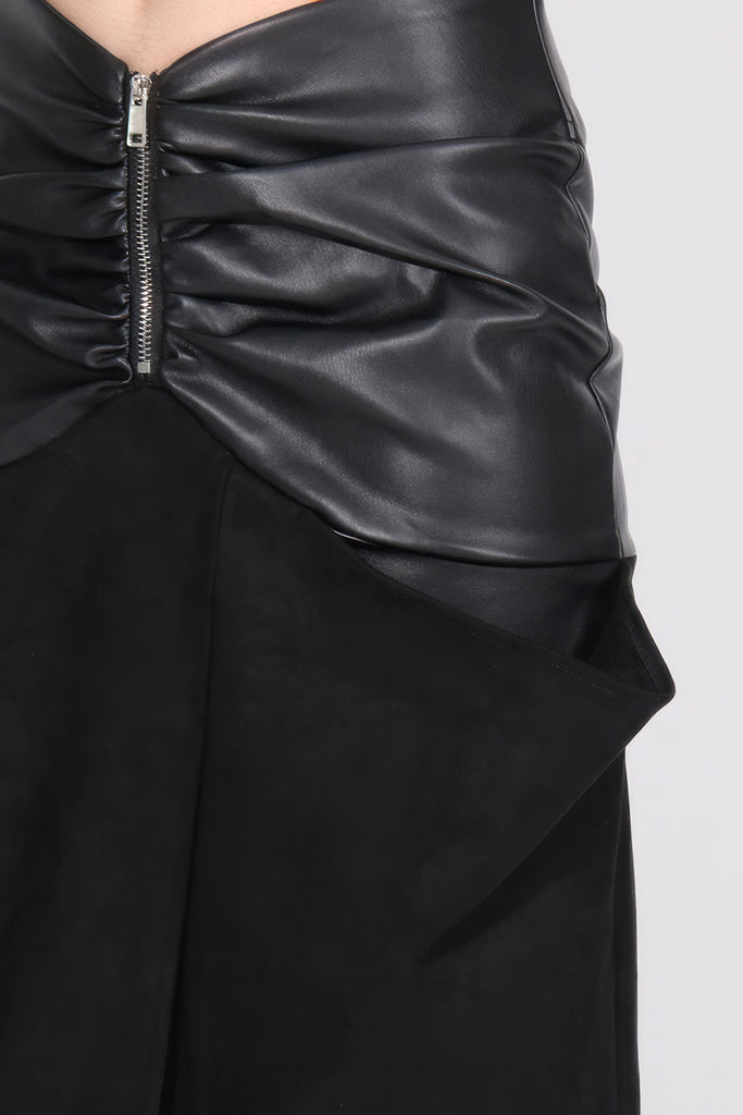 Midi sukně s řasením a koženými detaily - černá