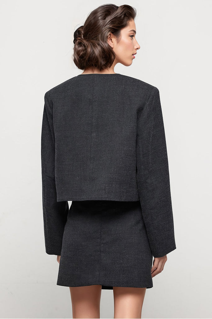 Minimalistyczna krótka kurtka - czarna