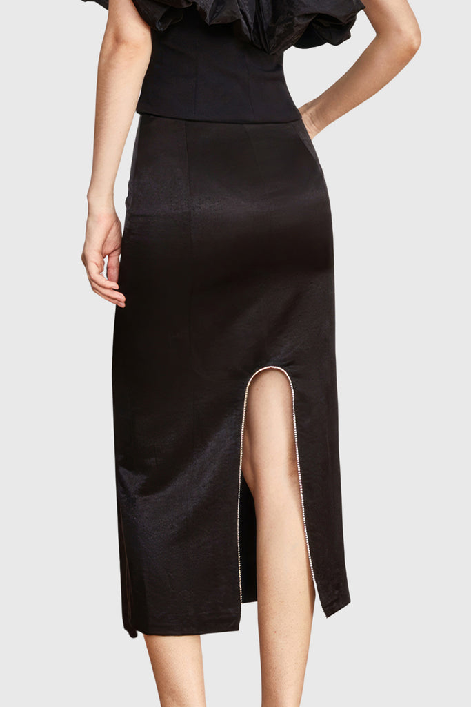 Midi-nederdel med afrundet slids - sort