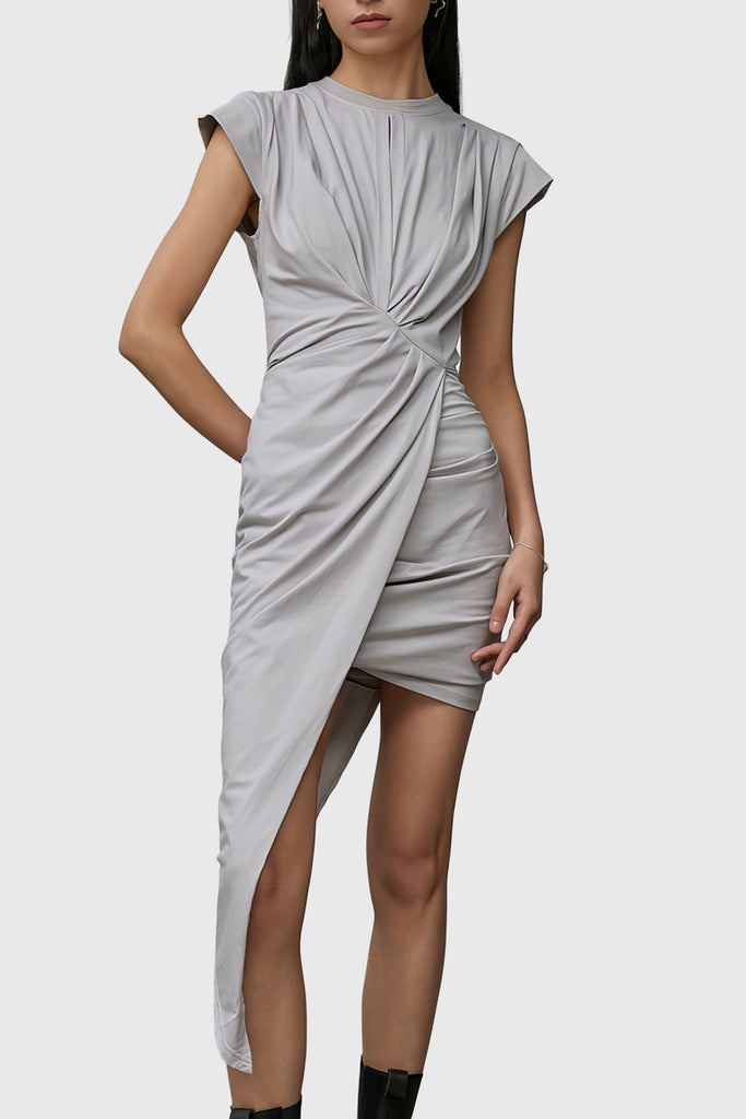 Unregelmäßiges Kleid mit kurzen Ärmeln - Grau