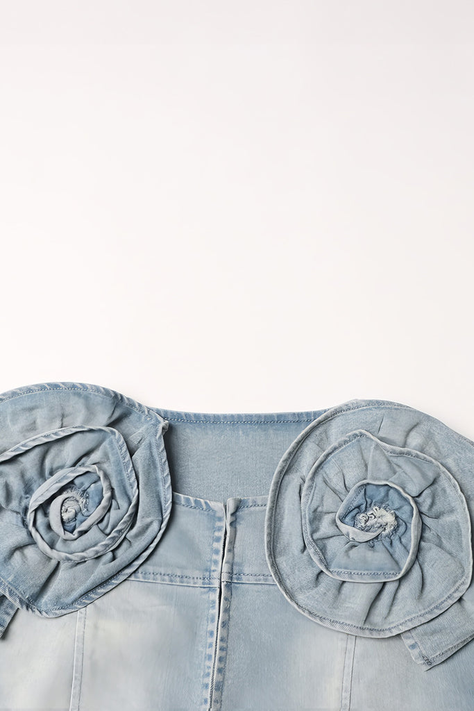 Gekürzte Denimjacke mit Blumen - Blau