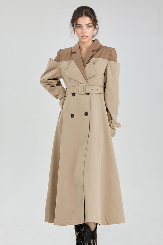 Lang dobbeltradet trenchcoat - brun