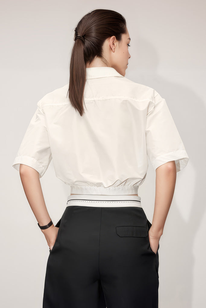 Kortærmet skjorte med elastik forneden - hvid