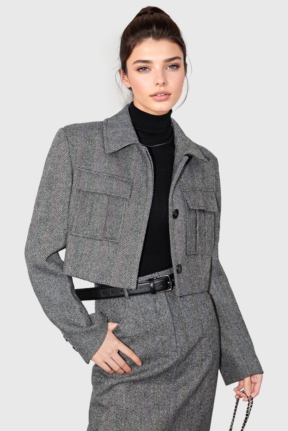 Kort tekstureret jakke med lommer - grå